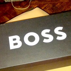 BOSS Low top navy blue and white sneakers. Goes great wit a pair of jeans